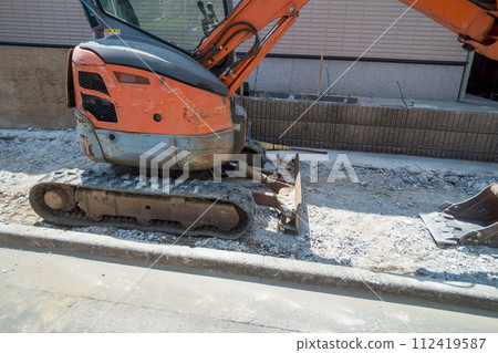 dismantling, housing, residence 112419587