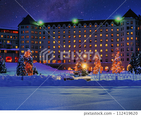 Beautiful night view of Chateau Lake Louise Hotel Beautiful night view of Chateau Lake Louise Hotel 112419620