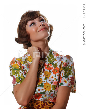 Retro portrait with a woman of the 60s isolated from the background Retro portrait with a woman of the 60s isolated from the background 112424351