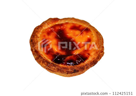 Portuguese custard pastry (pasteis de nata) isolated on a white background 112425151