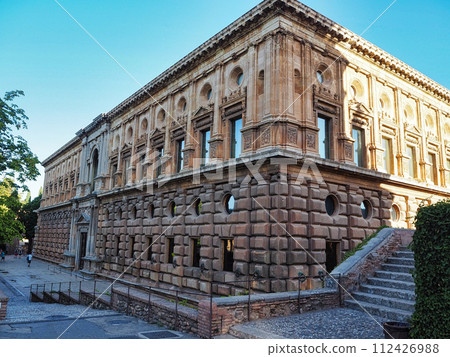 西班牙格拉納達的夏天 112426988