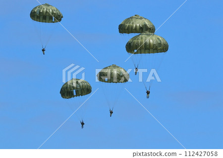 降落傘空降離島奪回演習特種兵空降 112427058