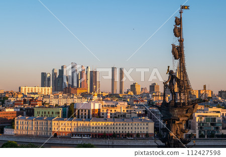 View of the monument to Peter the Great by Zurab Tsereteli in the center of the Russian capital on a summer morning 112427598