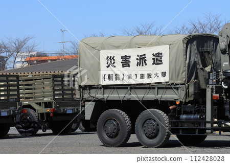自衛隊車輛正在前往支援災區的救災途中 自衛隊車輛正在前往支援災區的救災途中 112428028