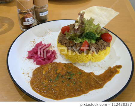 Keema curry with two-color rice from Western restaurant NOAM GARDEN in Wakamatsu Honmachi, Wakamatsu Ward, Kitakyushu City, Fukuoka Prefecture Keema curry with two-color rice from Western restaurant NOAM GARDEN in Wakamatsu Honmachi, Wakamatsu Ward, Kitakyushu City, Fukuoka Prefecture 112428387