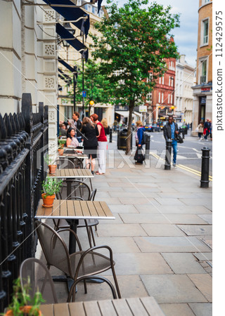 倫敦街角考文特花園的咖啡館 倫敦街角考文特花園的咖啡館 112429575