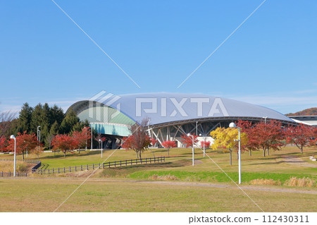 映襯藍天的運動公園(青森郡青森市新青森郡立體育公園) 映襯藍天的運動公園(青森郡青森市新青森郡立體育公園) 112430311