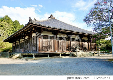 View of the main hall (Yakushido) within the grounds of Jodoji Temple, Ono City, Hyogo Prefecture View of the main hall (Yakushido) within the grounds of Jodoji Temple, Ono City, Hyogo Prefecture 112430364