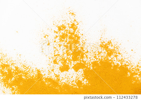 Scattered turmeric powder on white background, turmeric pattern and texture top view 112433278