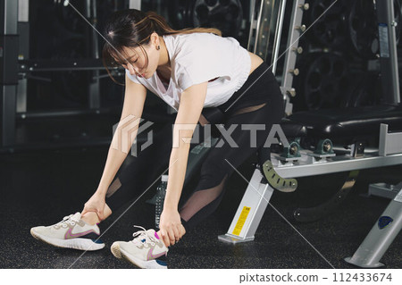 Gym training break worry Gym training break worry 112433674