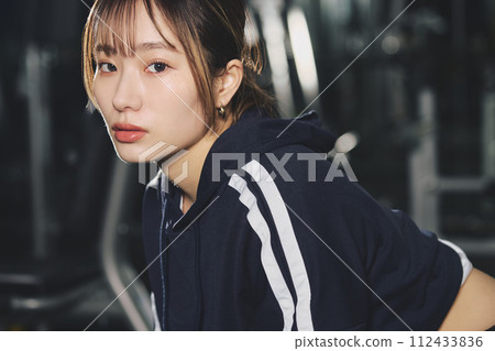 training wear women 112433836