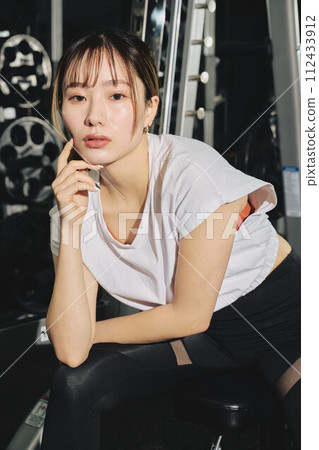 Training wear female portrait 112433912
