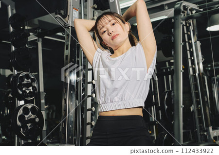 Training wear female portrait 112433922