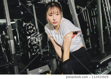 Training wear female portrait 112433929