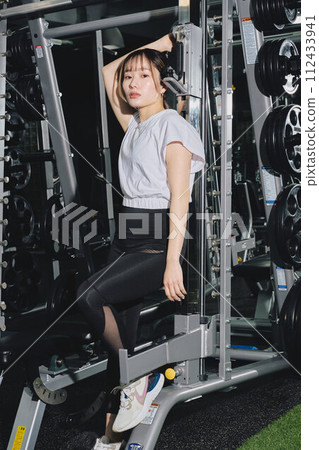 Training wear female portrait 112433941