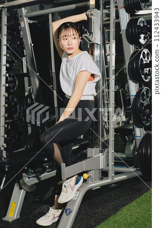 Training wear female portrait 112433943