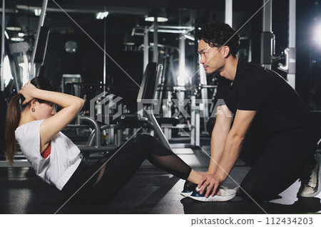 personal trainer gym 112434203
