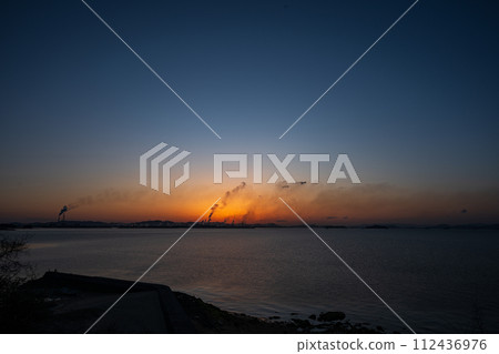 Very beautiful morning scenery in Yorishima Town, Okayama Prefecture, Japan 112436976