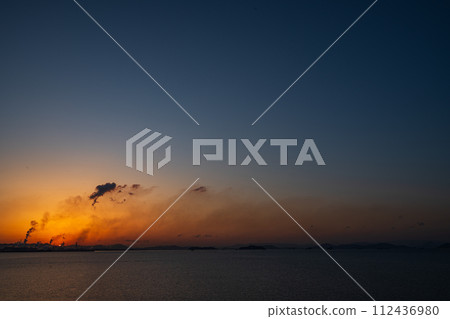 Very beautiful morning scenery in Yorishima Town, Okayama Prefecture, Japan 112436980