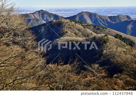 丹澤野野女:從鍋熊東嶺看到的邊室山、宗州阿爾卑斯山和市中心的建築物 丹澤野野女:從鍋熊東嶺看到的邊室山、宗州阿爾卑斯山和市中心的建築物 112437848