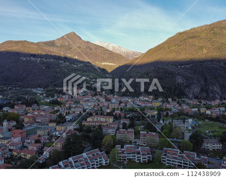 A marvelous panoramic view of the city and the Mountains around it 112438909