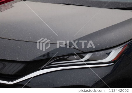 骯髒的汽車引擎蓋 骯髒的汽車引擎蓋 112442002