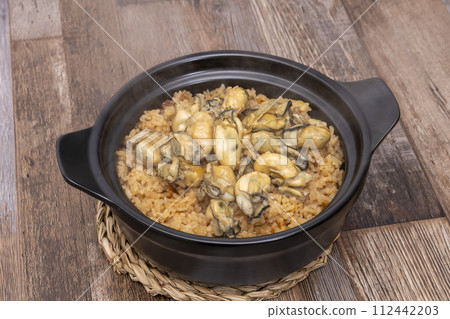 煲仔飯 煲仔飯 112442203