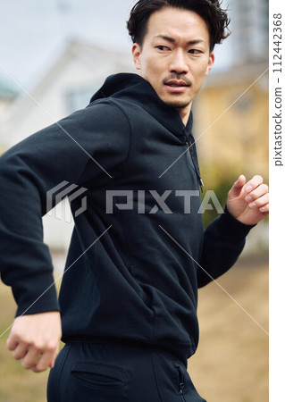男人慢跑 男人慢跑 112442368