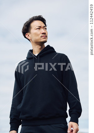 看著天空的男人 112442459