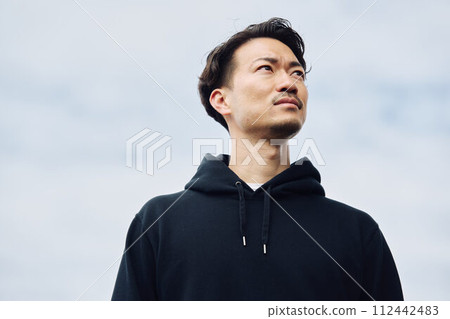 看著天空的男人 看著天空的男人 112442483