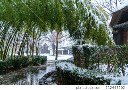 winter scenery road 112443202