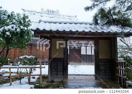 雪域景觀門 112443204