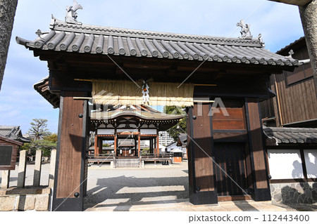 Zeze Castle Honmaru Inusari Gate relocated to Wakamiya Hachiman Shrine 112443400