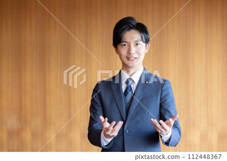 政治家發表演講 112448367