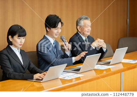 Round table profound feeling conference image Round table profound feeling conference image 112448779