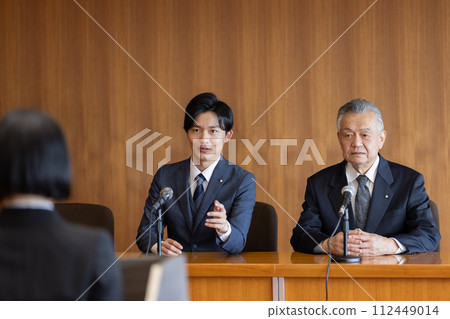 Politician Political Ethics Review Board 112449014