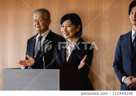 政治家演講 112449248