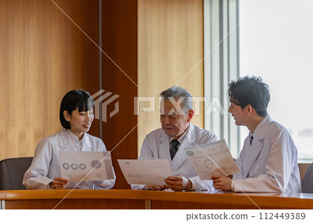 醫務人員術前會議 112449389