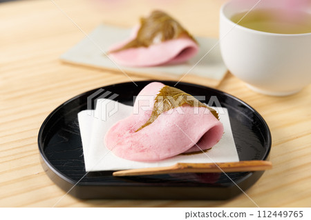 Sakuramochi (Kanto style) image Sakuramochi (Kanto style) image 112449765