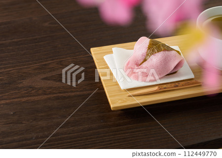 Sakuramochi (Kanto style) image Sakuramochi (Kanto style) image 112449770