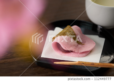 Sakuramochi (Kanto style) image Sakuramochi (Kanto style) image 112449777