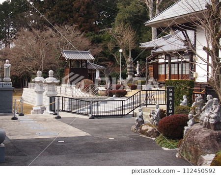 Taisho Village, Japan: The grounds of Manshoji Temple and stone lanterns, Akechi Town, Ena City 112450592