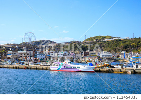 Awaji City, Iwaya Port seen from the sea Awaji City, Iwaya Port seen from the sea 112454335