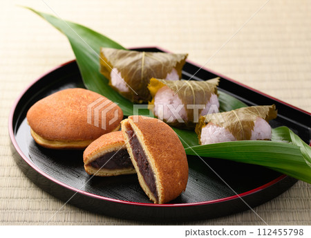 Japanese sweets Dorayaki and Sakura Mochi Japanese sweets Dorayaki and Sakura Mochi 112455798