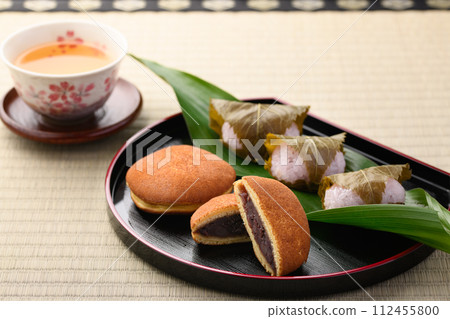 Japanese sweets Dorayaki and Sakura Mochi 112455800
