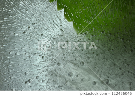 Close-up of crystal texture of ice cubes 112456046