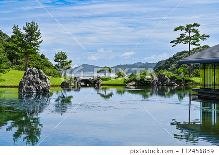 beautiful japanese garden pictures 112456839