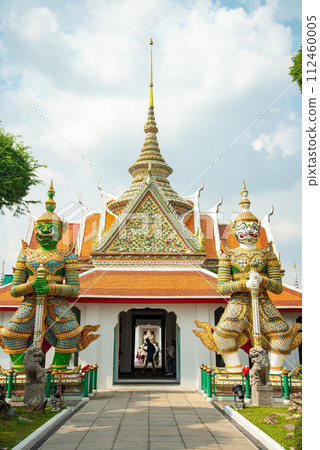 Beautiful scenery of Wat Arun in Bangkok 112460005