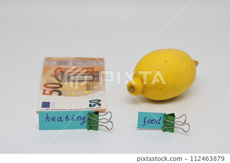 Banknotes are intended to pay for heating. The concept of increasing the cost of heating 112463879