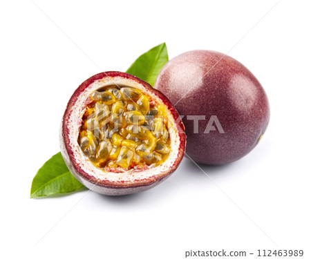 Fassion fruits with leaves on white backgrounds 112463989